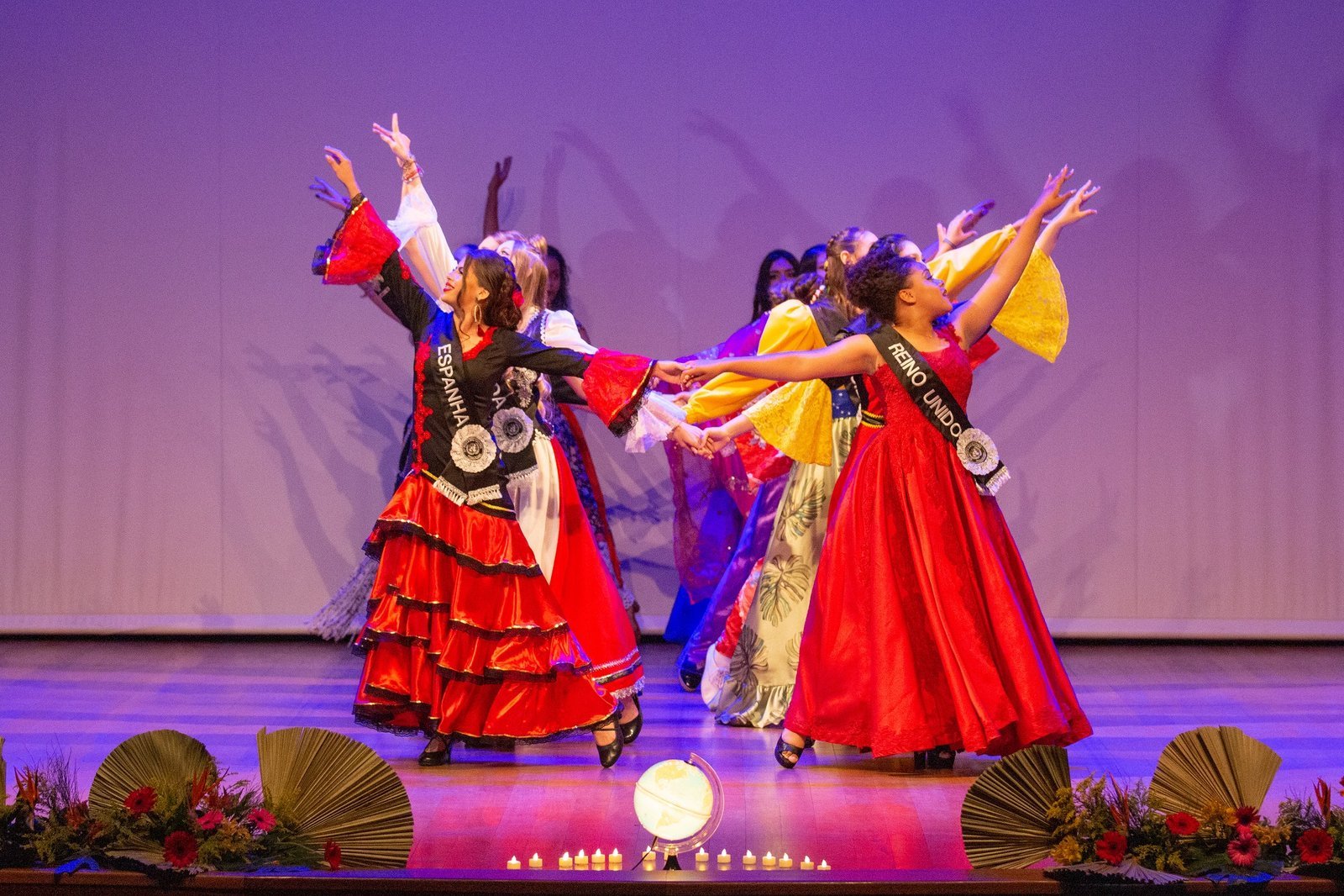 Rainhas desfilam no Trenzinho Turístico no sábado, 07/05