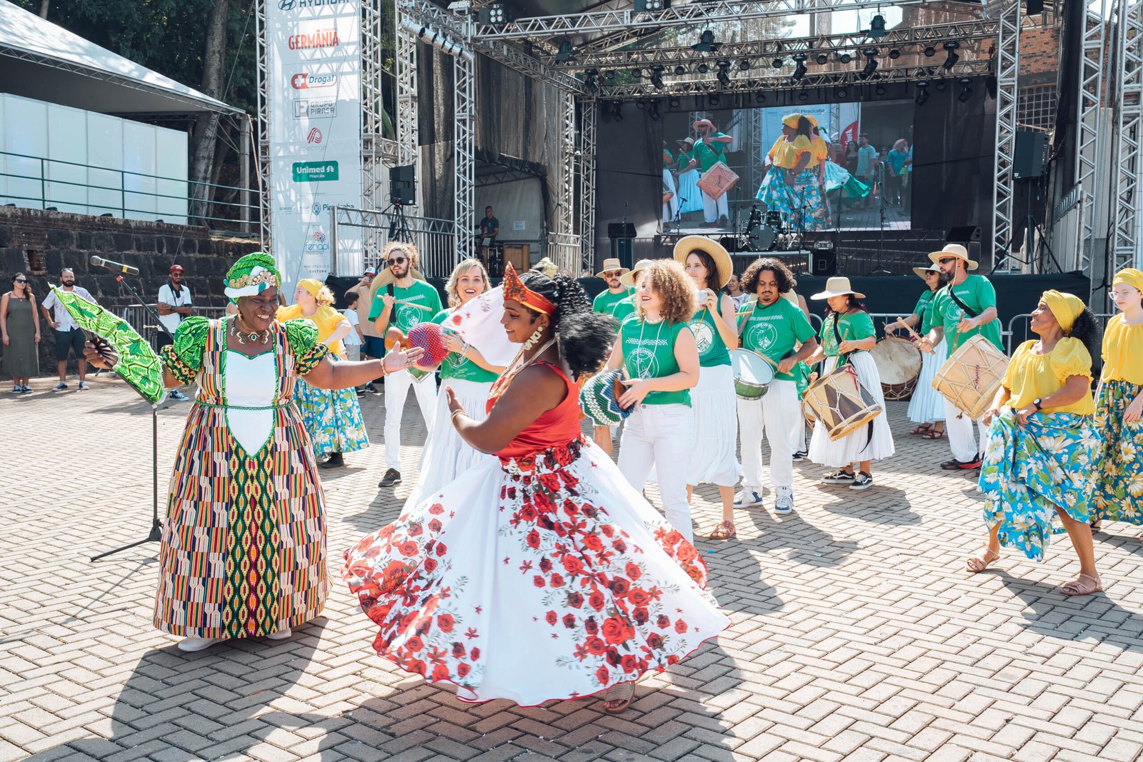 A prioridade será de atrações típicas que tenham identidade nas 17 nações representadas na Festa